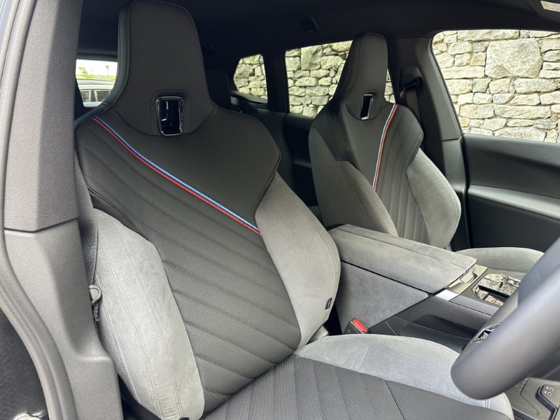 2025 (25) BMW iX 300kW xDrive45 M Sport 101kWh 5dr Auto 4483337