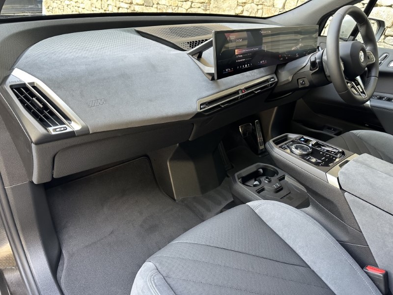 2025 (25) BMW iX 300kW xDrive45 M Sport 101kWh 5dr Auto 4483356