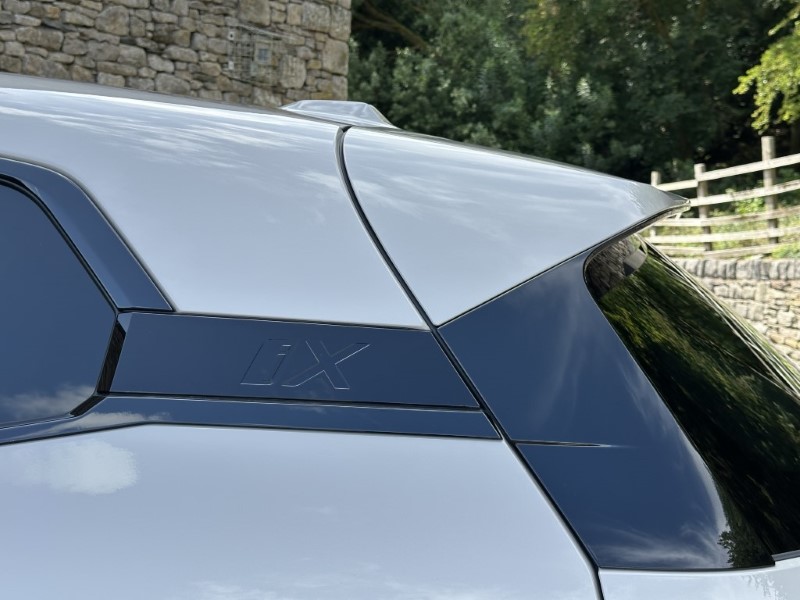 2025 (25) BMW iX 300kW xDrive45 M Sport 101kWh 5dr Auto 4483374