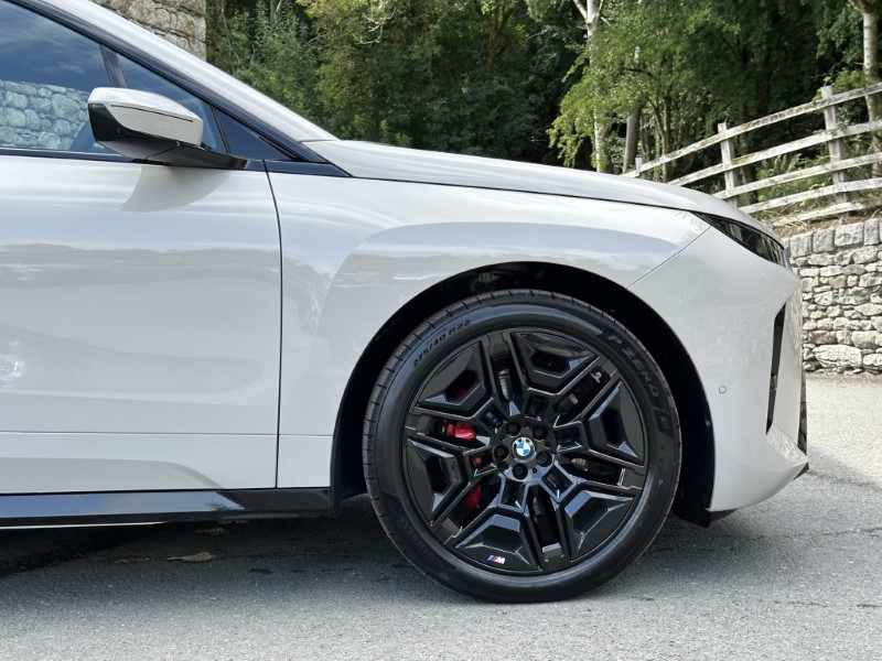 2025 (25) BMW iX 300kW xDrive45 M Sport 101kWh 5dr Auto 4483391