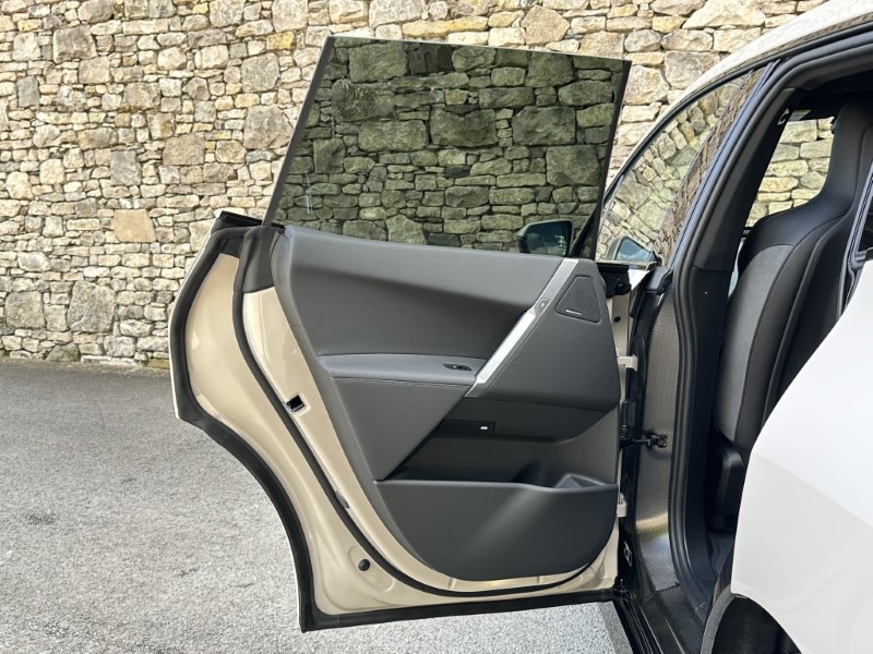 2025 (25) BMW iX 300kW xDrive45 M Sport 101kWh 5dr Auto 4483369