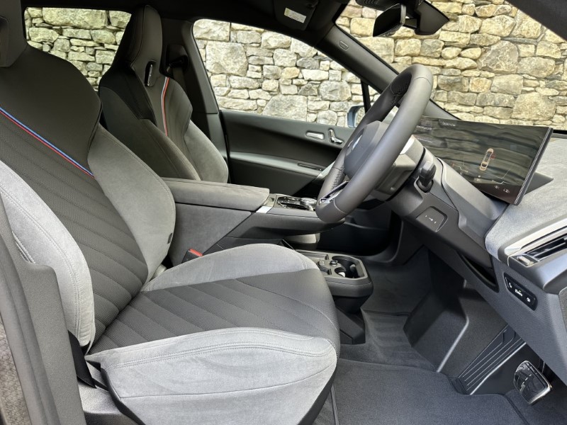 2025 (25) BMW iX 300kW xDrive45 M Sport 101kWh 5dr Auto 4483335