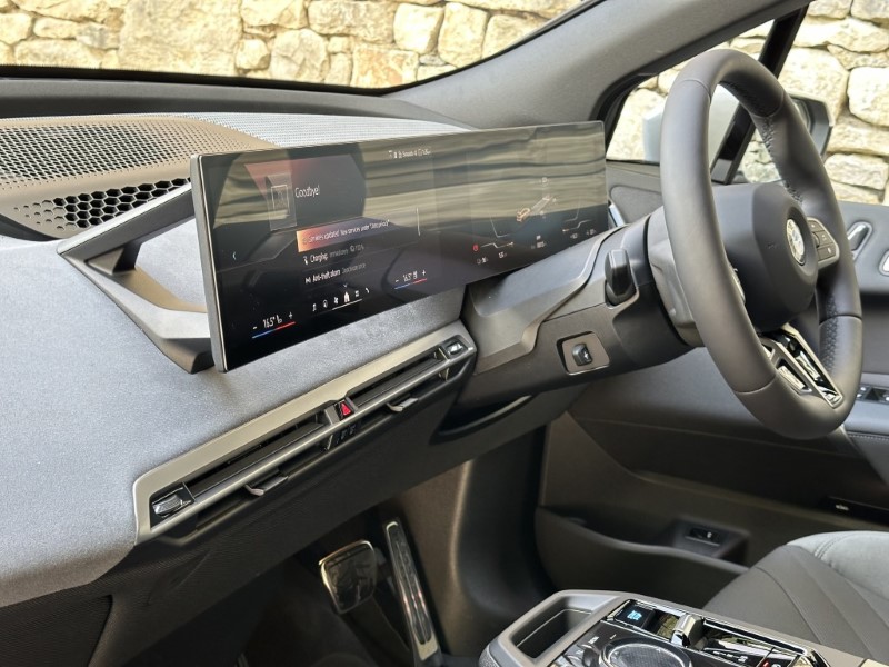 2025 (25) BMW iX 300kW xDrive45 M Sport 101kWh 5dr Auto 4483357