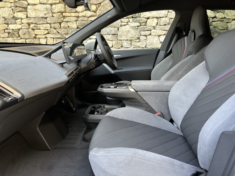 2025 (25) BMW iX 300kW xDrive45 M Sport 101kWh 5dr Auto 4483358