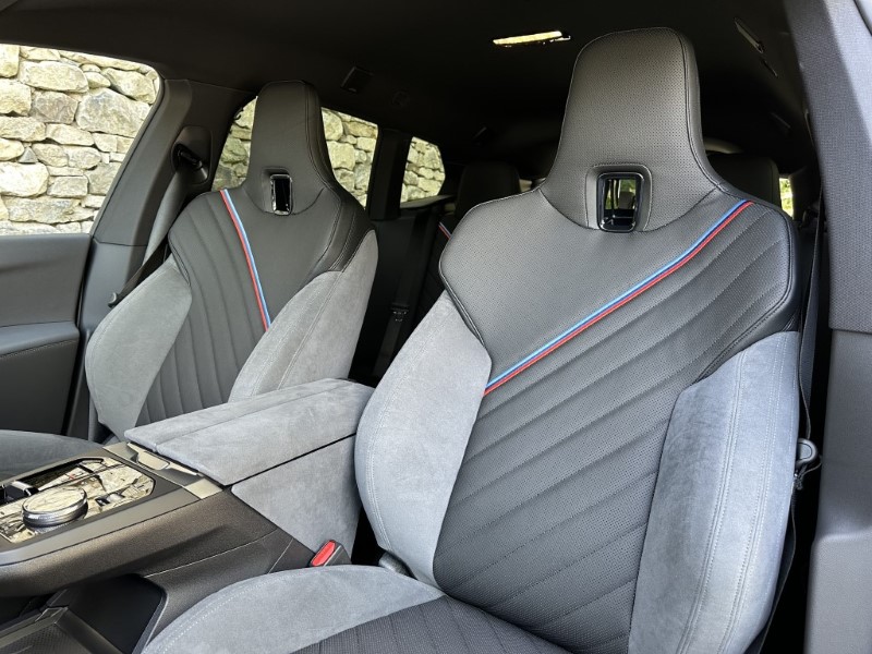 2025 (25) BMW iX 300kW xDrive45 M Sport 101kWh 5dr Auto 4483359