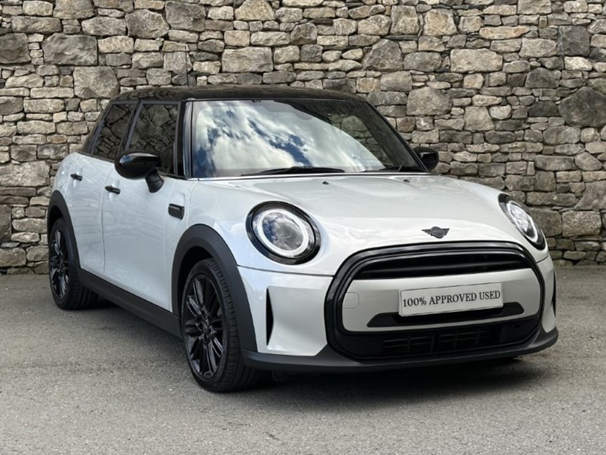 2022 (72) MINI HATCHBACK 1.5 Cooper Exclusive 5dr