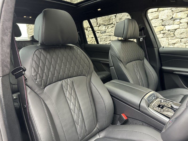 2025 (75) BMW X7 xDrive40i M Sport 5869788