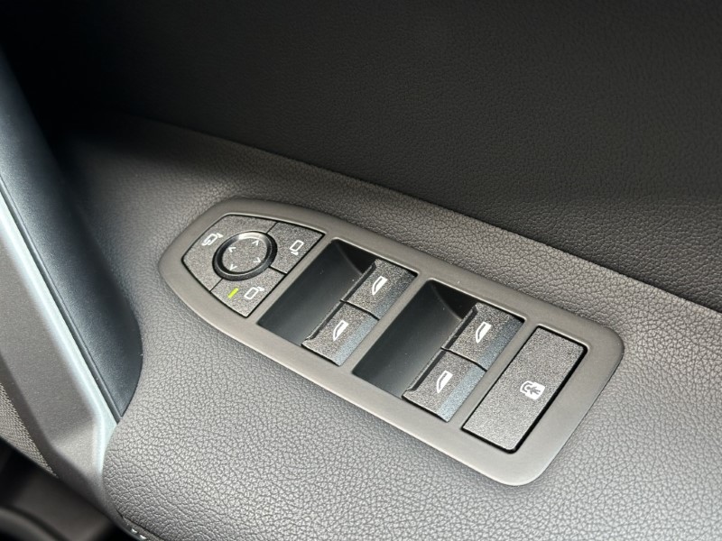 2025 (75) BMW iX 400kW xDrive60 M Sport  4600380