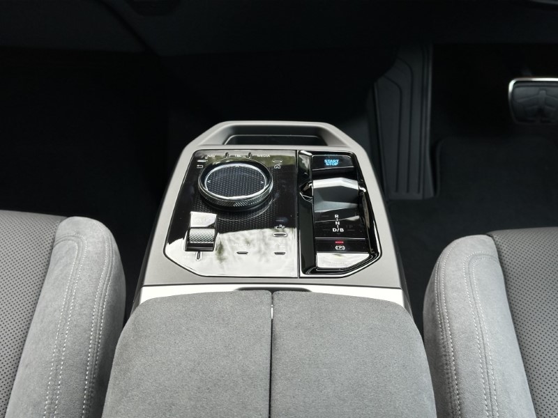 2025 (75) BMW iX 400kW xDrive60 M Sport  4600373