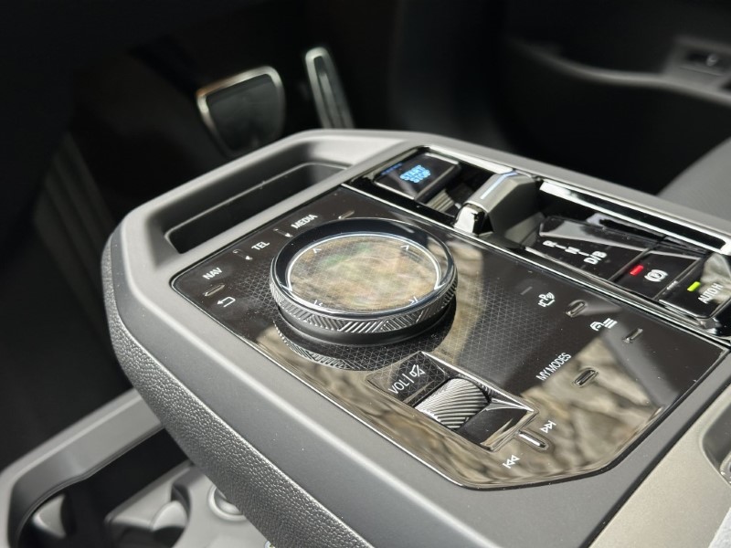 2025 (75) BMW iX 400kW xDrive60 M Sport  4600398