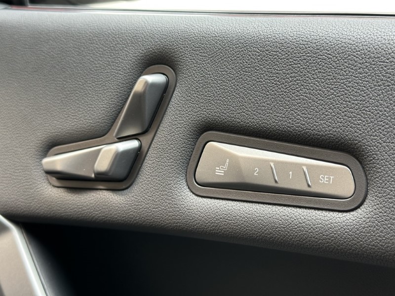 2025 (75) BMW iX 400kW xDrive60 M Sport  4600381