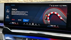 2025 (75) BMW M5 4dr DCT 4594015