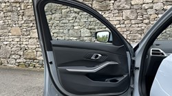 2025 (25) BMW 3 SERIES 320i M Sport 5dr Touring 4618155