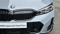2025 (25) BMW 3 SERIES 320i M Sport 5dr Touring 4618143
