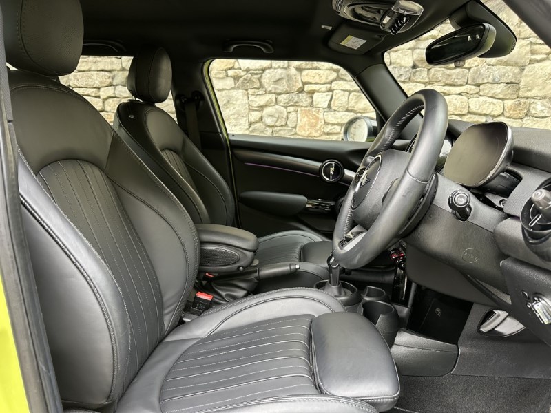 2023 (73) MINI HATCHBACK 2.0 Cooper S Exclusive Premium 5dr Auto 4584822