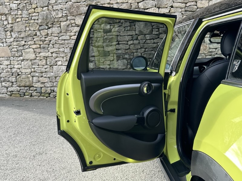 2023 (73) MINI HATCHBACK 2.0 Cooper S Exclusive Premium 5dr Auto 4584867