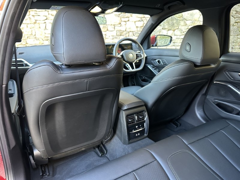 2025 (75) BMW 3 SERIES 330e 22.3 kWh M Sport 4dr Saloon 4911458