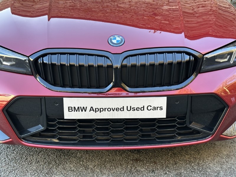 2025 (75) BMW 3 SERIES 330e 22.3 kWh M Sport 4dr Saloon 4911471