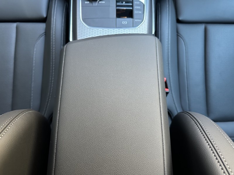 2025 (75) BMW 3 SERIES 330e 22.3 kWh M Sport 4dr Saloon 4911422