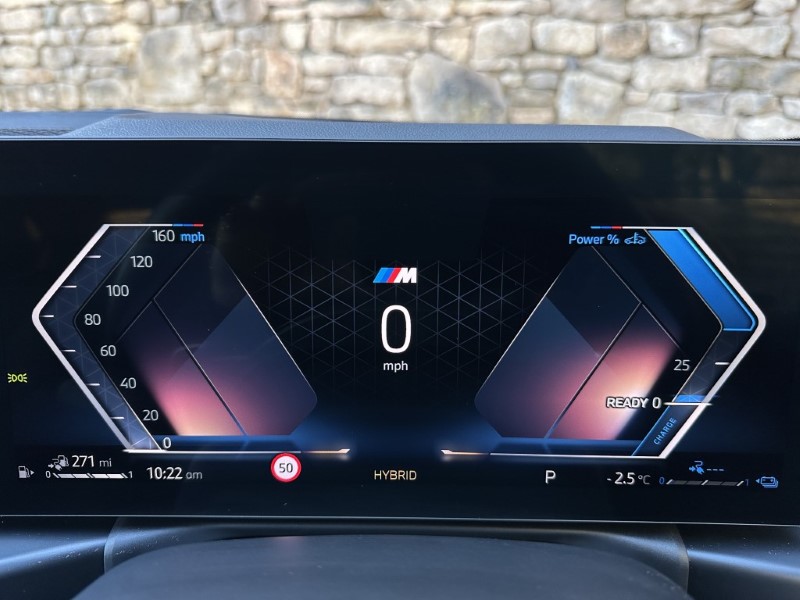 2025 (75) BMW 3 SERIES 330e 22.3 kWh M Sport 4dr Saloon 4911450