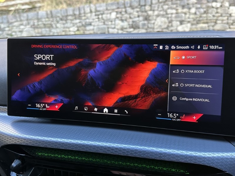 2025 (75) BMW 3 SERIES 330e 22.3 kWh M Sport 4dr Saloon 4911463