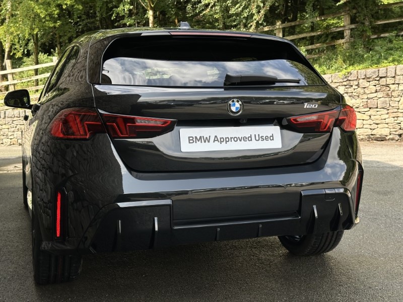2025 (75) BMW 1 SERIES 120 M Sport 5dr  4602092