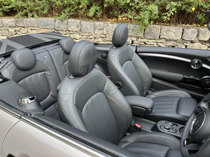 2025 (25) MINI CONVERTIBLE 2.0 John Cooper Works 2dr Auto 4638740