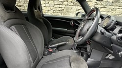 2020 (20) MINI HATCHBACK 1.5 Cooper Sport II 3dr 4679406