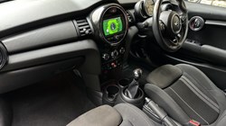2020 (20) MINI HATCHBACK 1.5 Cooper Sport II 3dr 4679423