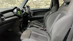 2020 (20) MINI HATCHBACK 1.5 Cooper Sport II 3dr 4679429