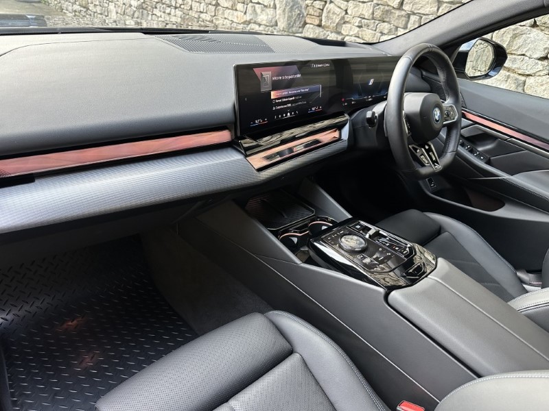 2025 (25) BMW I5 250kW eDrive40 M Sport Pro Touring  4696639