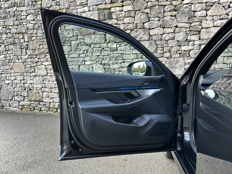 2025 (25) BMW I5 250kW eDrive40 M Sport Pro Touring  4696650