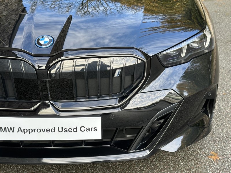 2025 (25) BMW I5 250kW eDrive40 M Sport Pro Touring  4696636