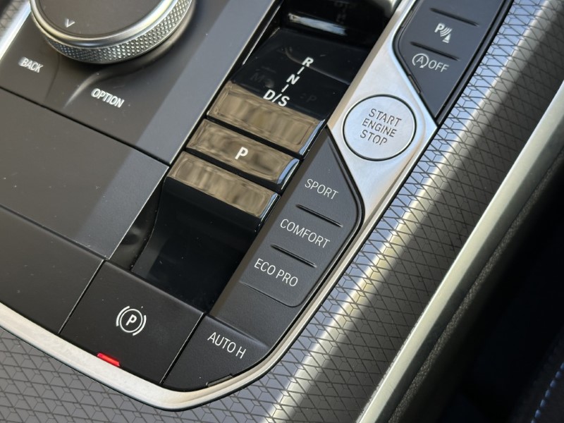 2025 (25) BMW 3 SERIES 320i M Sport 4dr Saloon  4693630