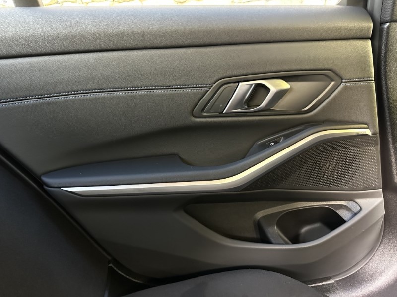 2025 (25) BMW 3 SERIES 320i M Sport 4dr Saloon  4693622