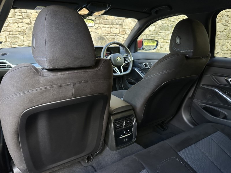 2025 (25) BMW 3 SERIES 320i M Sport 4dr Saloon  4693658