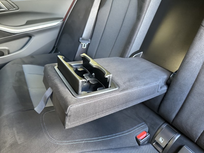 2025 (25) BMW 3 SERIES 320i M Sport 4dr Saloon  4693659