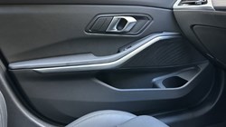 2025 (25) BMW 3 SERIES 330e 22.3 kWh M Sport Touring  4698239