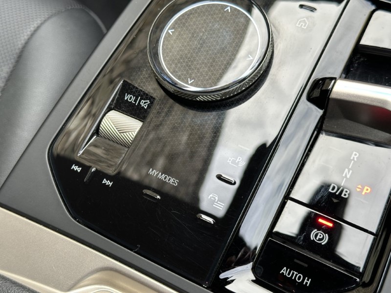 2023 (73) BMW iX 240kW xDrive40 M Sport 4711381