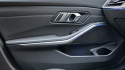 2022 (22) BMW 3 SERIES 320i M Sport 5dr Touring 4837050