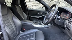2022 (22) BMW 3 SERIES 320i M Sport 5dr Touring 4837037