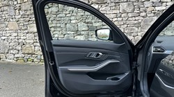 2022 (22) BMW 3 SERIES 320i M Sport 5dr Touring 4837073
