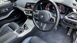 2022 (22) BMW 3 SERIES 320i M Sport 5dr Touring 4837035