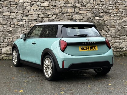 2024 (24) MINI COOPER 1.5 C Exclusive 3dr