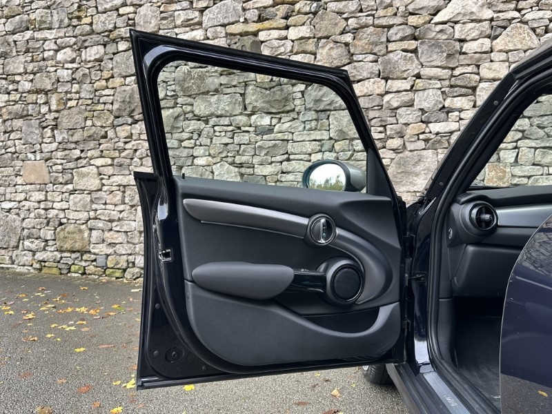 2023 (23) MINI HATCHBACK 1.5 Cooper Exclusive 5dr 4730291