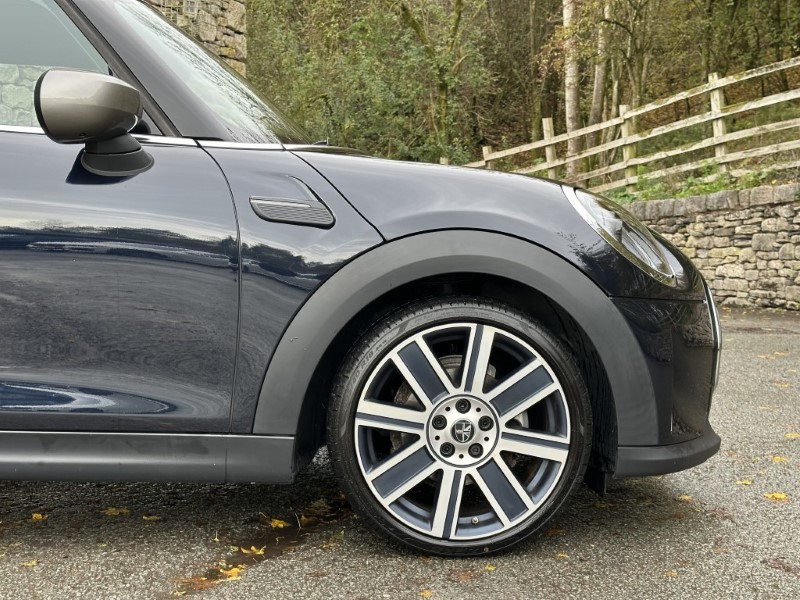 2023 (23) MINI HATCHBACK 1.5 Cooper Exclusive 5dr 4730313