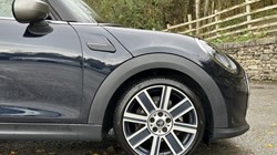 2023 (23) MINI HATCHBACK 1.5 Cooper Exclusive 5dr 4730313
