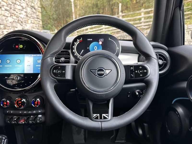 2023 (23) MINI HATCHBACK 1.5 Cooper Exclusive 5dr 4730260