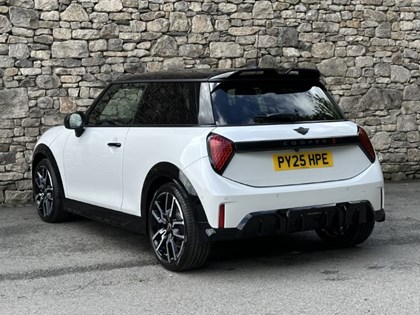 2025 (25) MINI COOPER 2.0 S Sport 3dr Auto