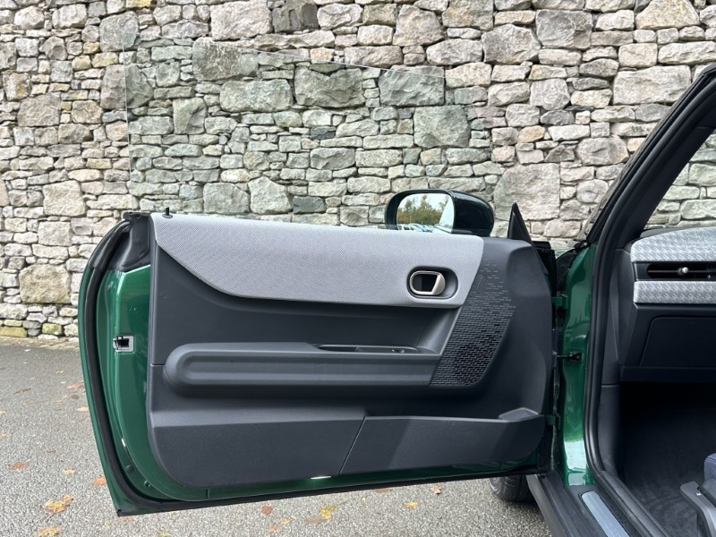 2025 (25) MINI COOPER 1.5 C Exclusive 3dr Auto 4725427